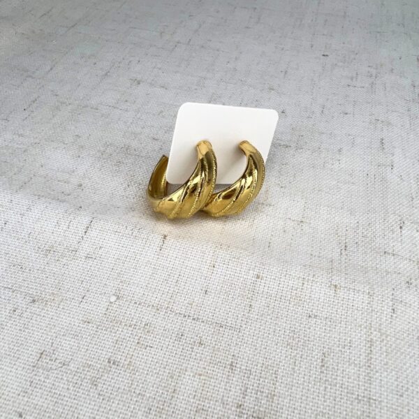 Street hoops gold
