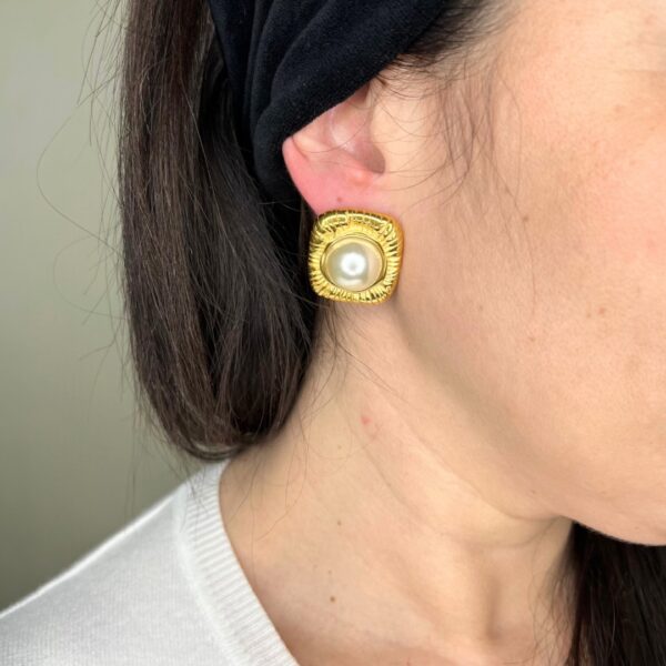 Vintage earrings gold