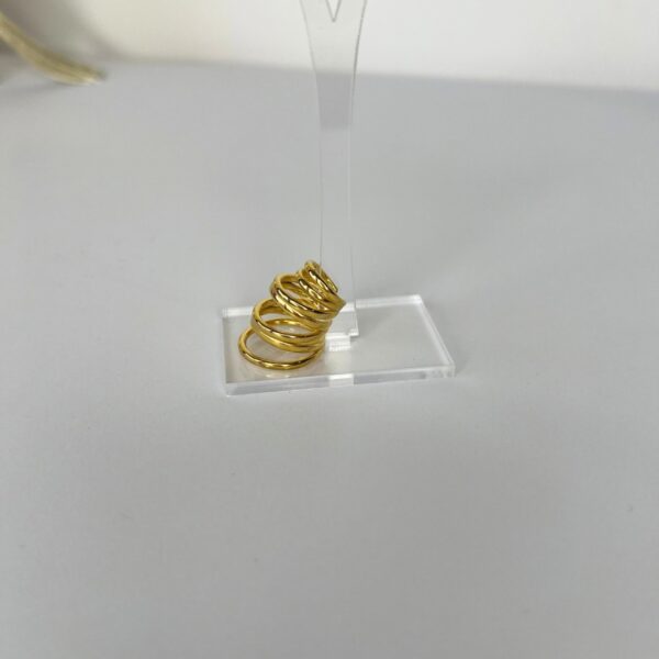 Cocoon ear cuff