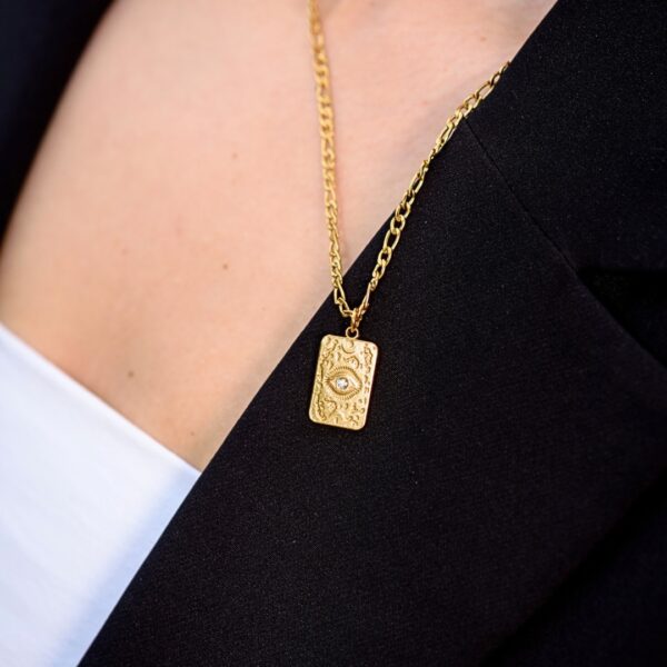 Eye necklace